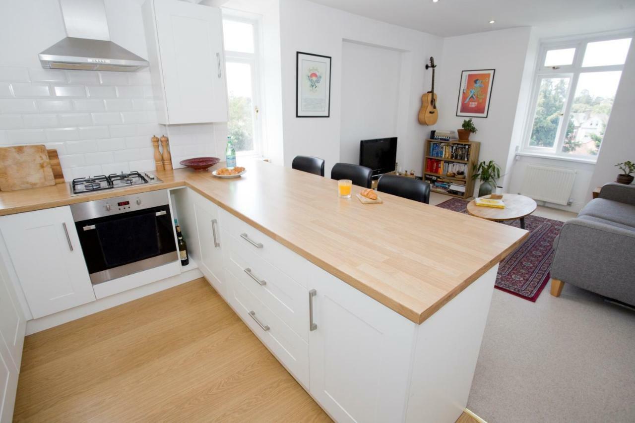 Bright 2 Bedroom Apt - Great Location - Free Parking Bournemouth Esterno foto