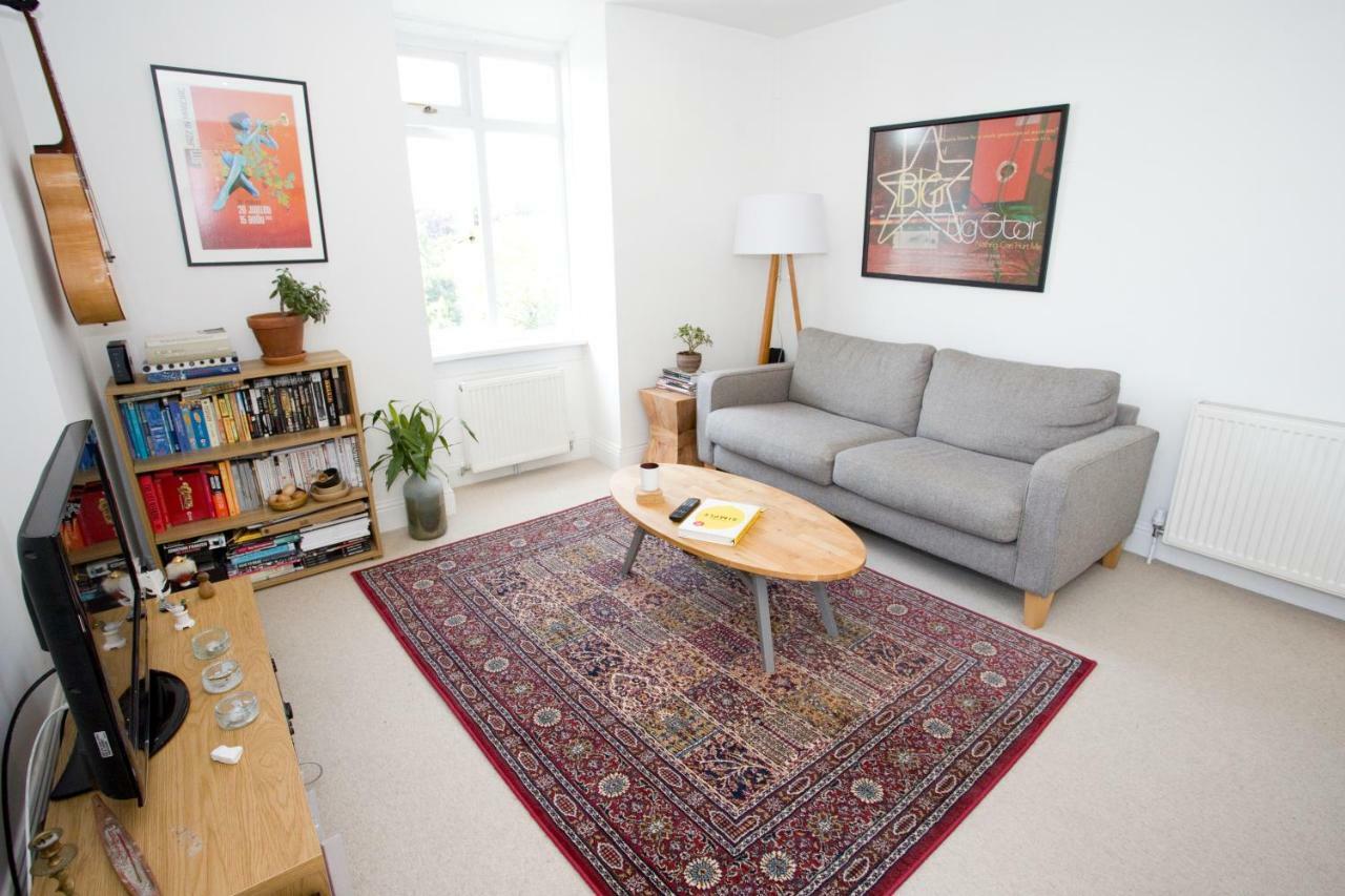 Bright 2 Bedroom Apt - Great Location - Free Parking Bournemouth Esterno foto
